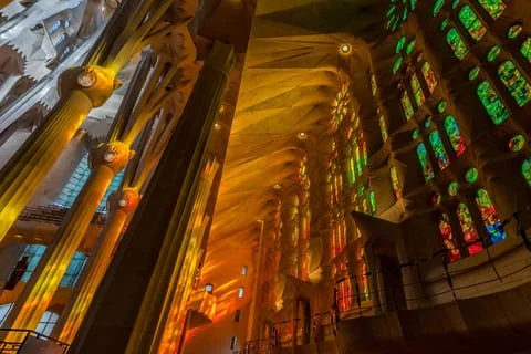 Barcelona: Sagrada Familia Guided Tour with Express Entry